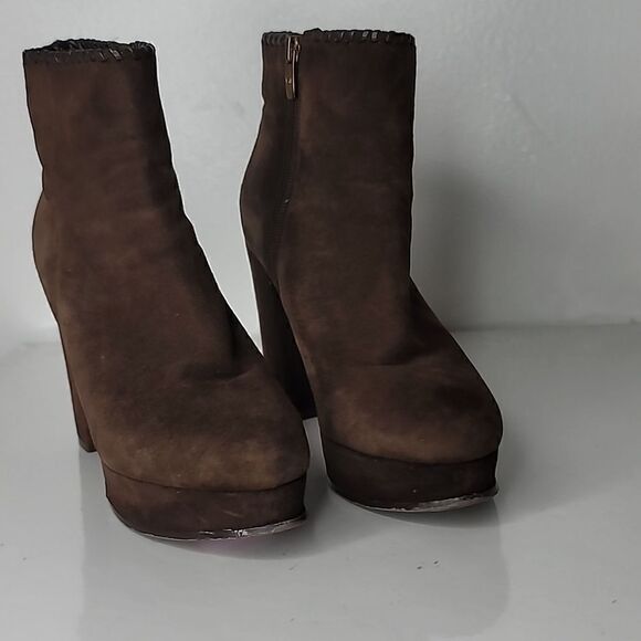 Marc Fisher Natasia Brown Suede Platform Boots. - Picture 5 of 13